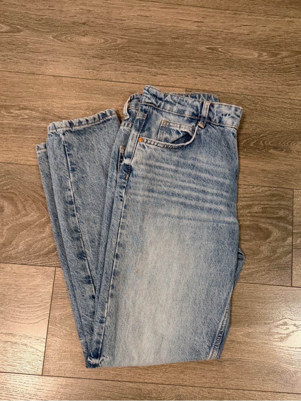 Zara Low Rise Straight Leg Jeans